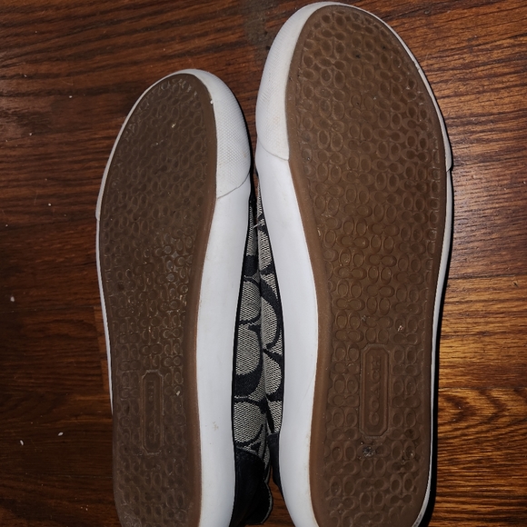 Coach Classic Signature C Barrett Shoes - Picture 10 of 10